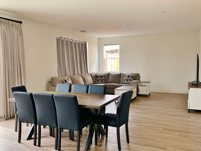 Foto del edificio - 4 Bedroom Home in Hollister
