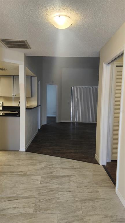 Foto del edificio - 7413 Mead Dr