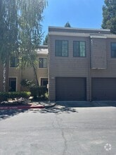 Building Photo - 330 S Overlook Dr