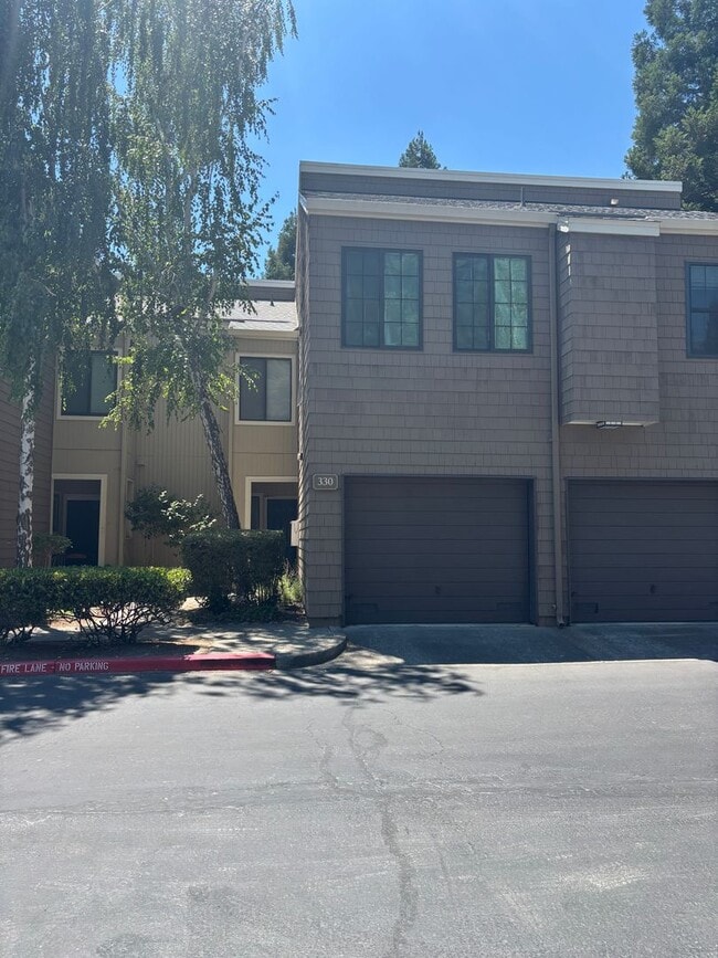 Building Photo - 330 S Overlook Dr