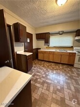 Building Photo - 1214 Bellows St