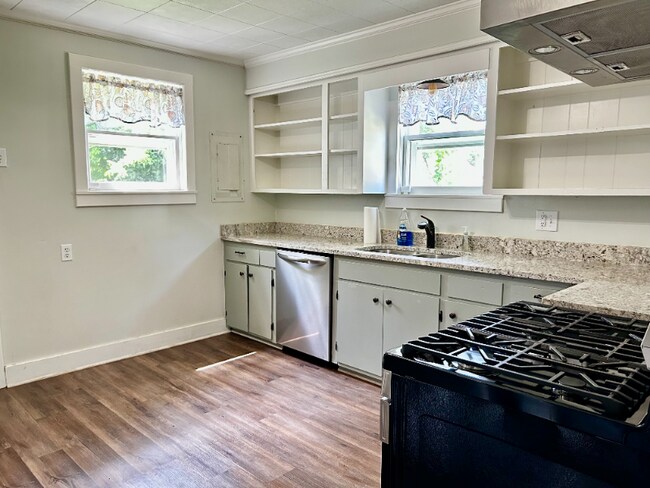 Foto del edificio - 505 Bon Ami St