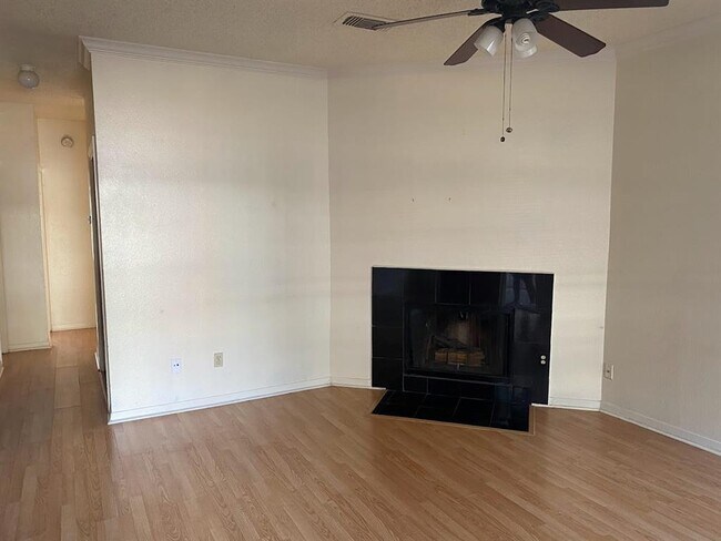 Foto del edificio - 915 W 23rd St