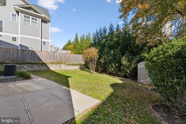 Foto del edificio - 5203 Nahant St