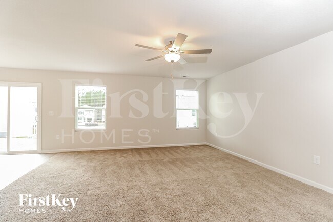 Building Photo - 3040 Cres Lk Ln