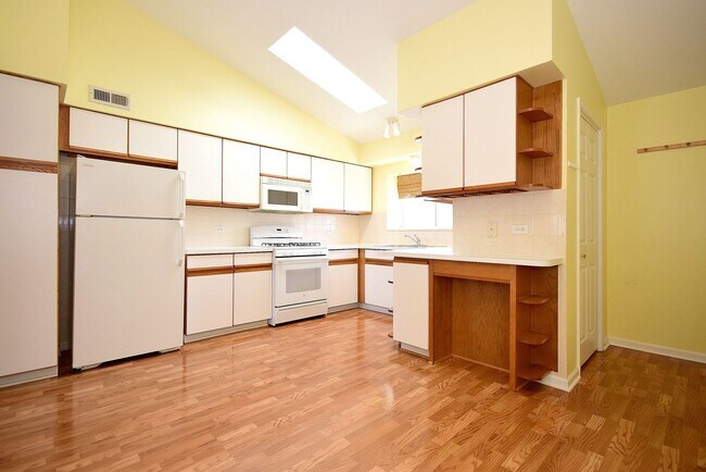 Foto del edificio - 5351 N East River Rd