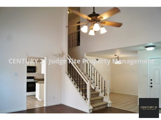 Building Photo - Fabulous 2-Story 3/2.5/4 in Carrollton For...