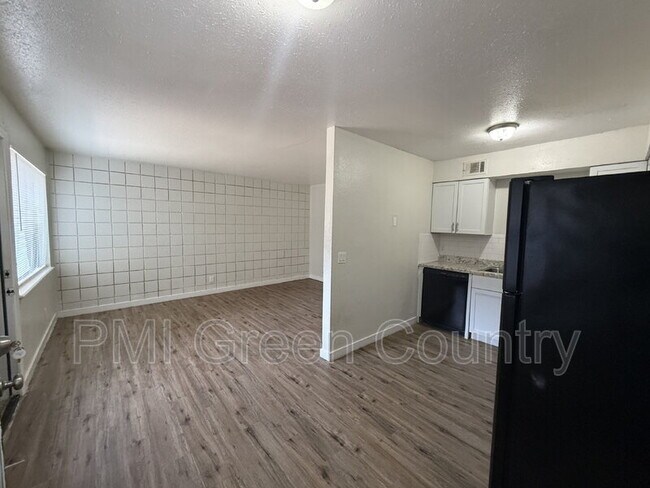 Foto del edificio - 917 N Yale Ave