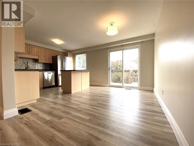 Photo du bâtiment - 82 Donnenwerth Dr