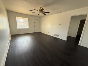 Building Photo - 250 Westridge Dr