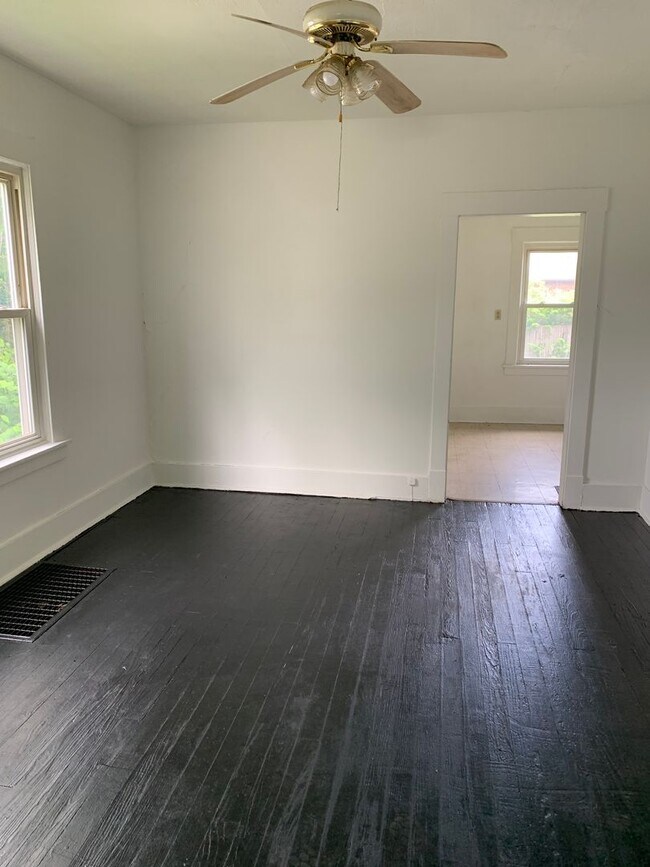 Building Photo - Two Bedroom Duplex