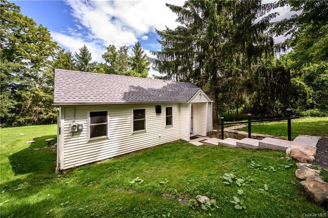 Building Photo - 12 Red Brook Rd