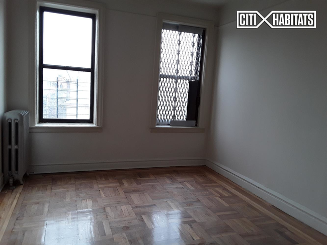 Building Photo - 406 E Fordham Rd