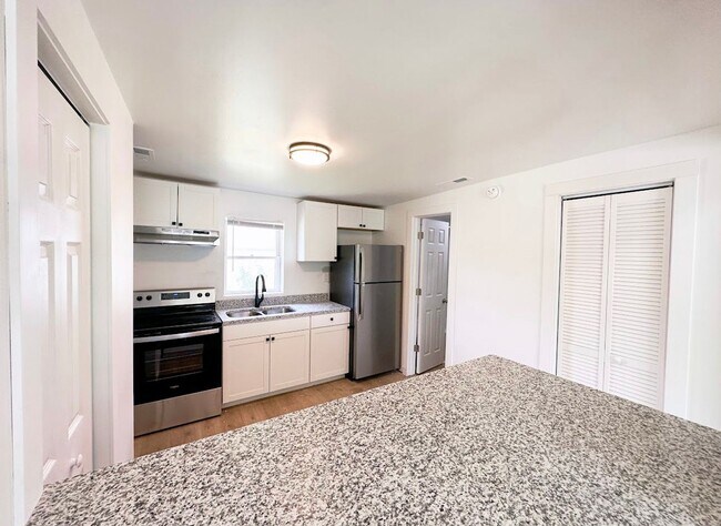 Building Photo - 1214 S Lincoln St