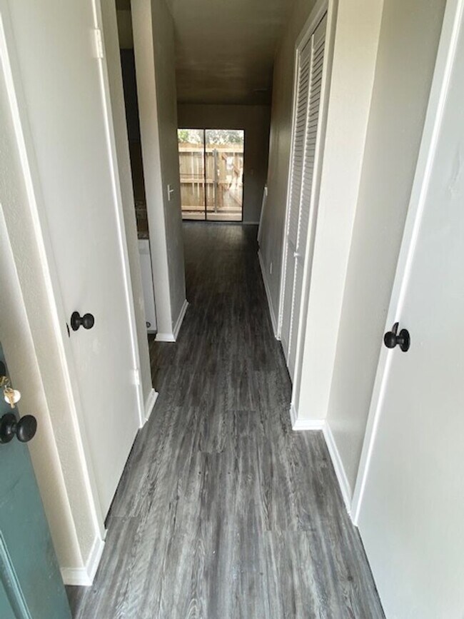 Photo - 2 BEDROOM CONDO BY UNT