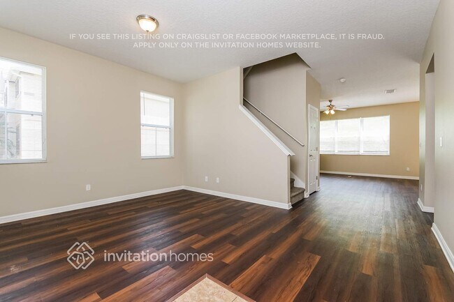 Foto del edificio - 1003 N Jacks Lake Rd