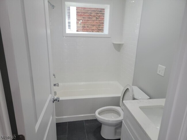 Building Photo - 122 Rose Terrace