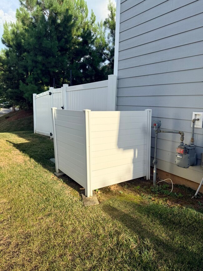 Building Photo - 726 Little Bluestem Dr
