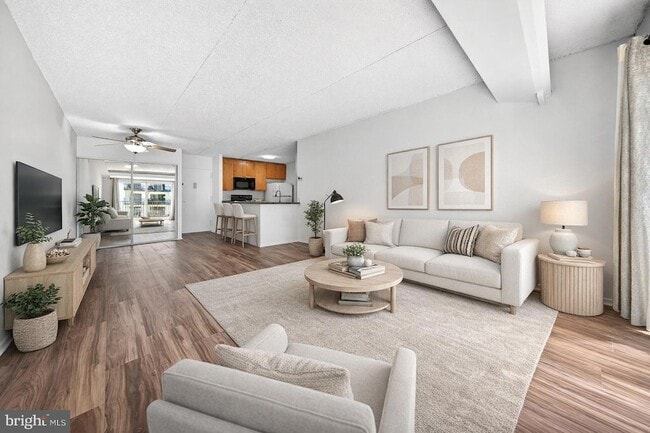 Photo - 60 S Van Dorn St Apartment