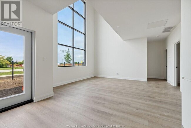 Photo du bâtiment - 4400 Laurier Pkwy