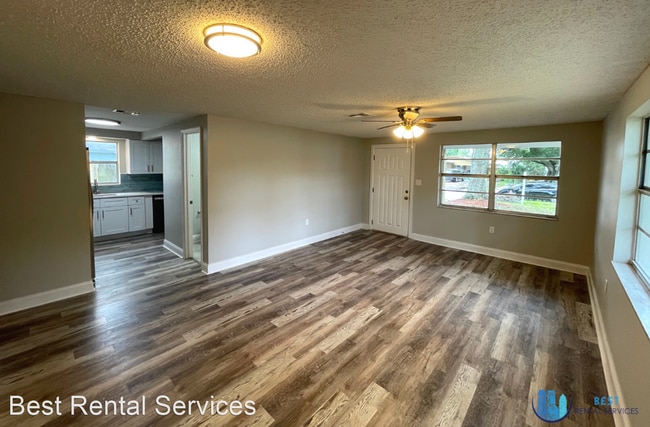 Building Photo - 4 br, 1.5 bath House - 6041 101ST AVE N