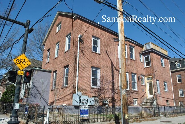 Building Photo - 1 br, 1 bath Condo - 64 Pitman St