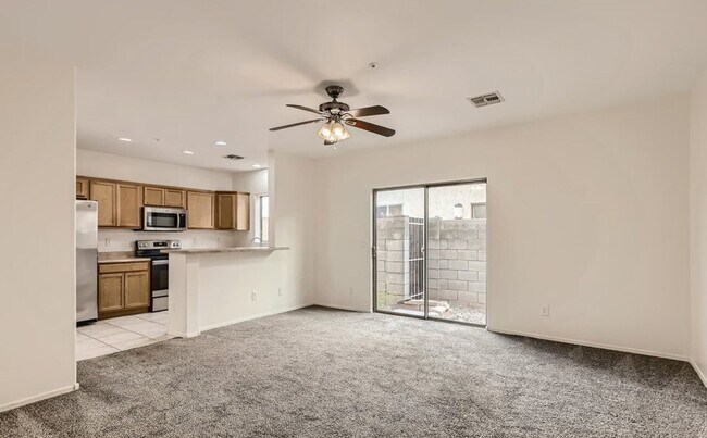Building Photo - 3 bed 2.5 Bath Townhouse in Cave Creek