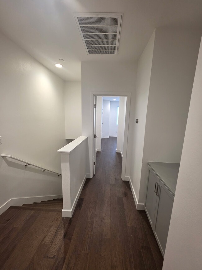 Foto del edificio - 148 Uptown Cir