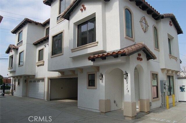 Building Photo - 425 W Duarte Rd