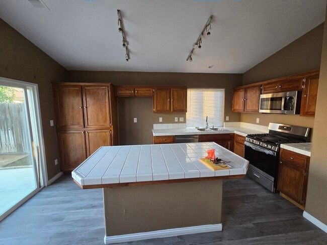 Kitchen - 3804 Mariana Way