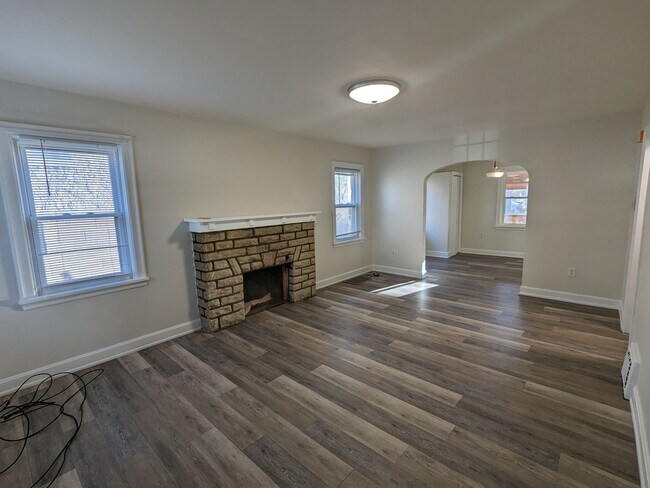 Foto del edificio - 609 Waverly St