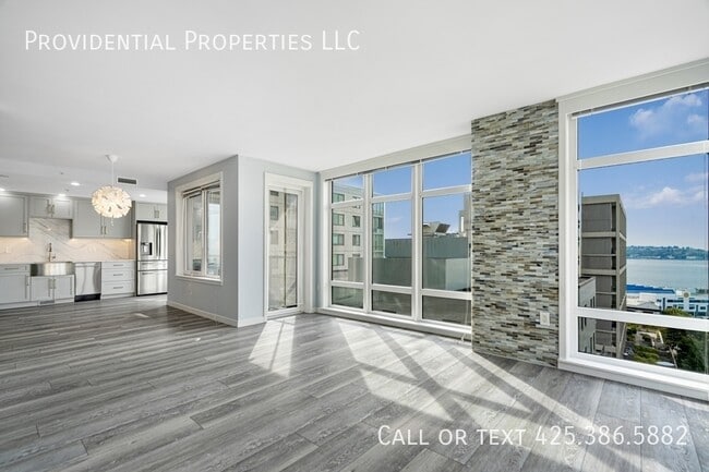 Building Photo - 2721 1st Ave