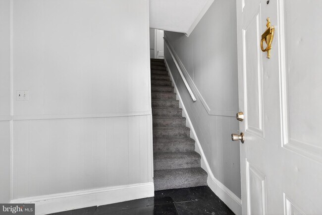 Foto del edificio - 216 W Division St