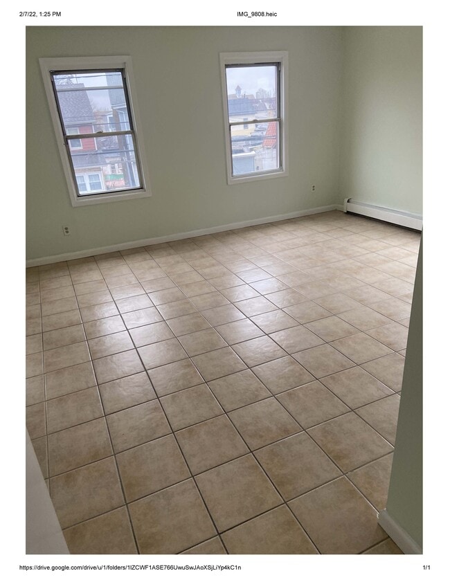 Living Room - 514 Jackson Ave