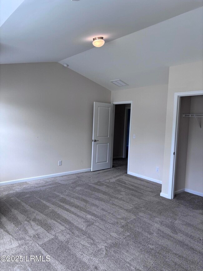 Building Photo - 10 Grand Willow Wy