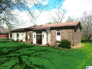 Building Photo - 609 Foxfire Rd