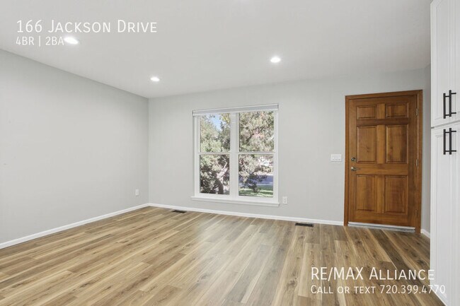 Foto del edificio - 166 Jackson Dr