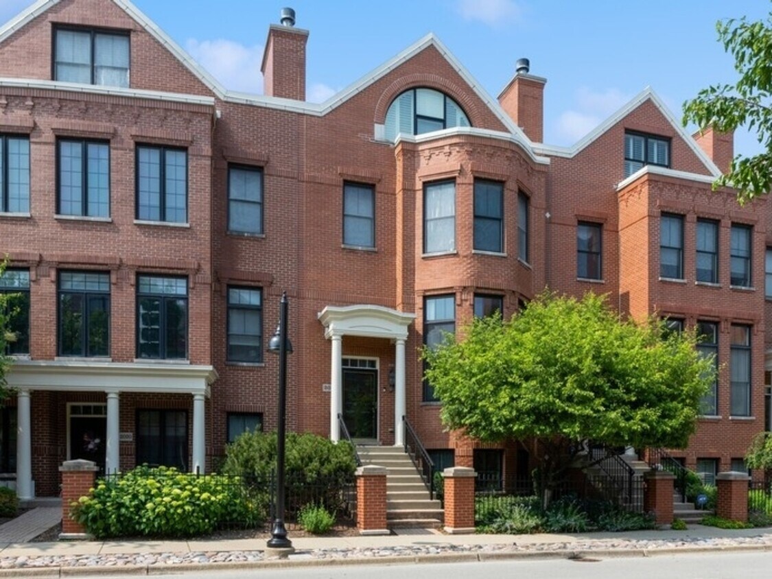 2016 Valor Ct Unit 1, Glenview, IL 60026 Condo for Rent in Glenview