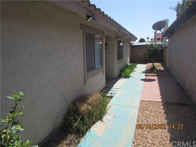 Foto del edificio - 26047 Sunnywood St