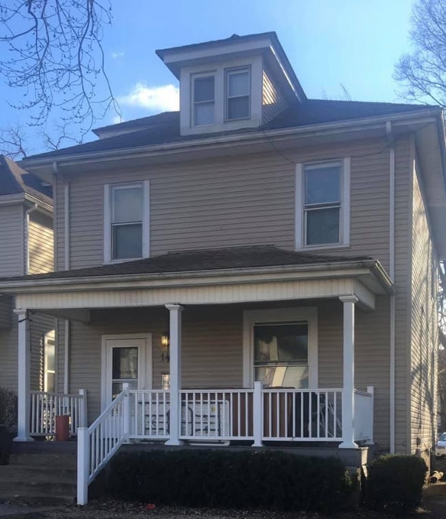 Building Photo - 141 W Northwood Ave