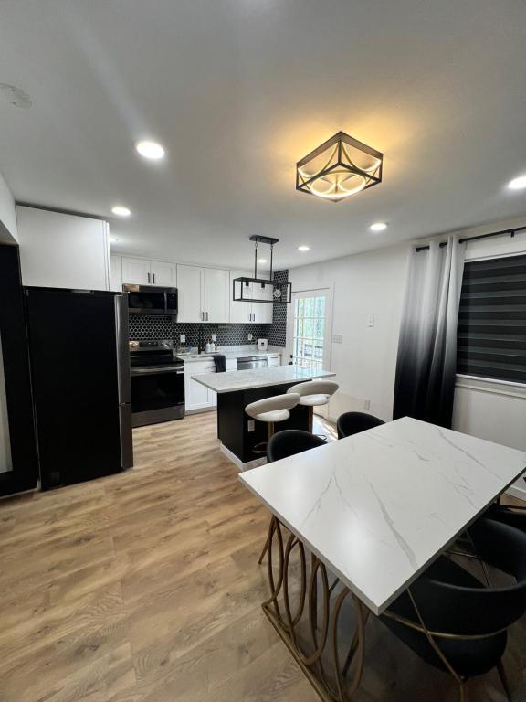 Foto del edificio - 5166 Clacton Ave