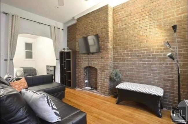 Building Photo - Alcove one bedroom on 11th St. in Park Slope