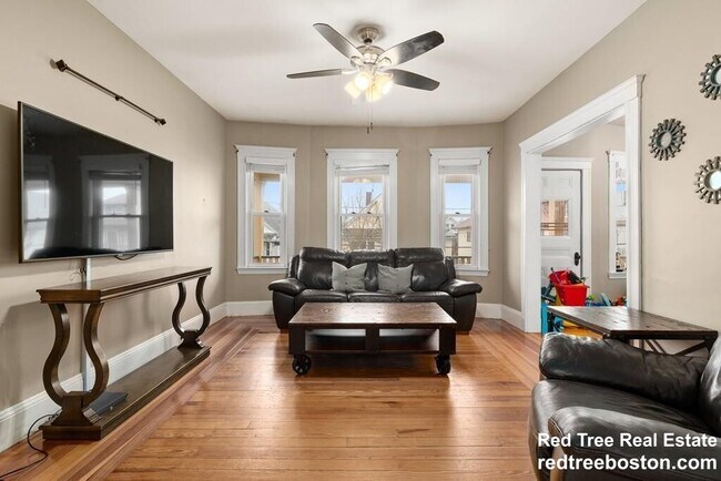 Foto del edificio - 14 Bowdoin St