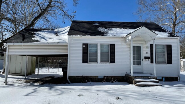 Building Photo - 2 Bedroom 1 Bath House