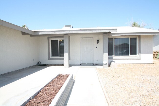Building Photo - FULLY REMODELED 3BD/2BA SINGLE STORY HOME!