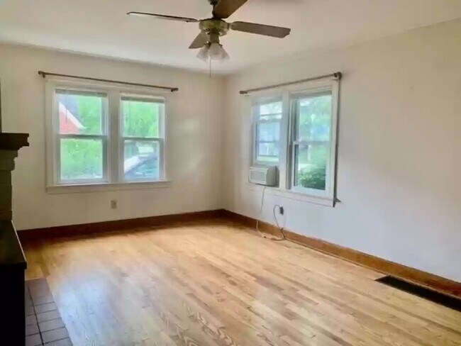 Foto del edificio - 3817 W 10th St