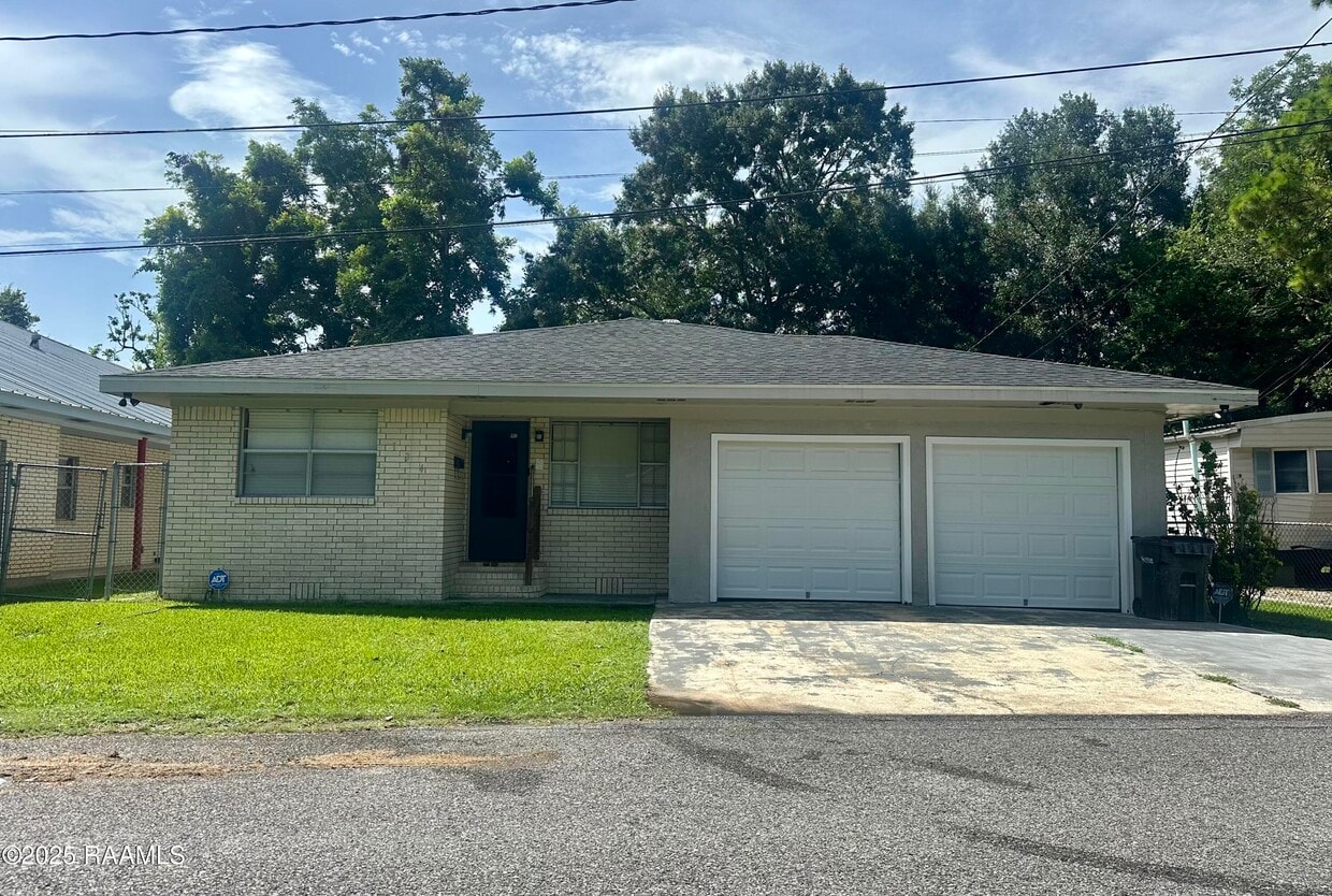 Foto principal - 134 Barton Pl