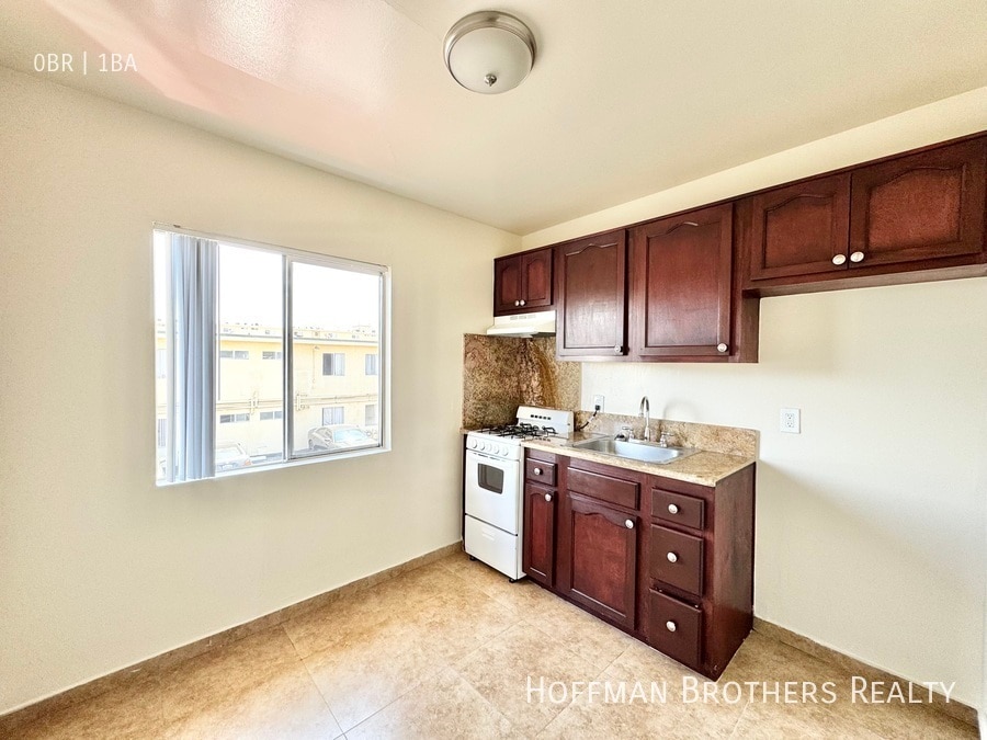 Foto del edificio - 7357 Sepulveda Blvd