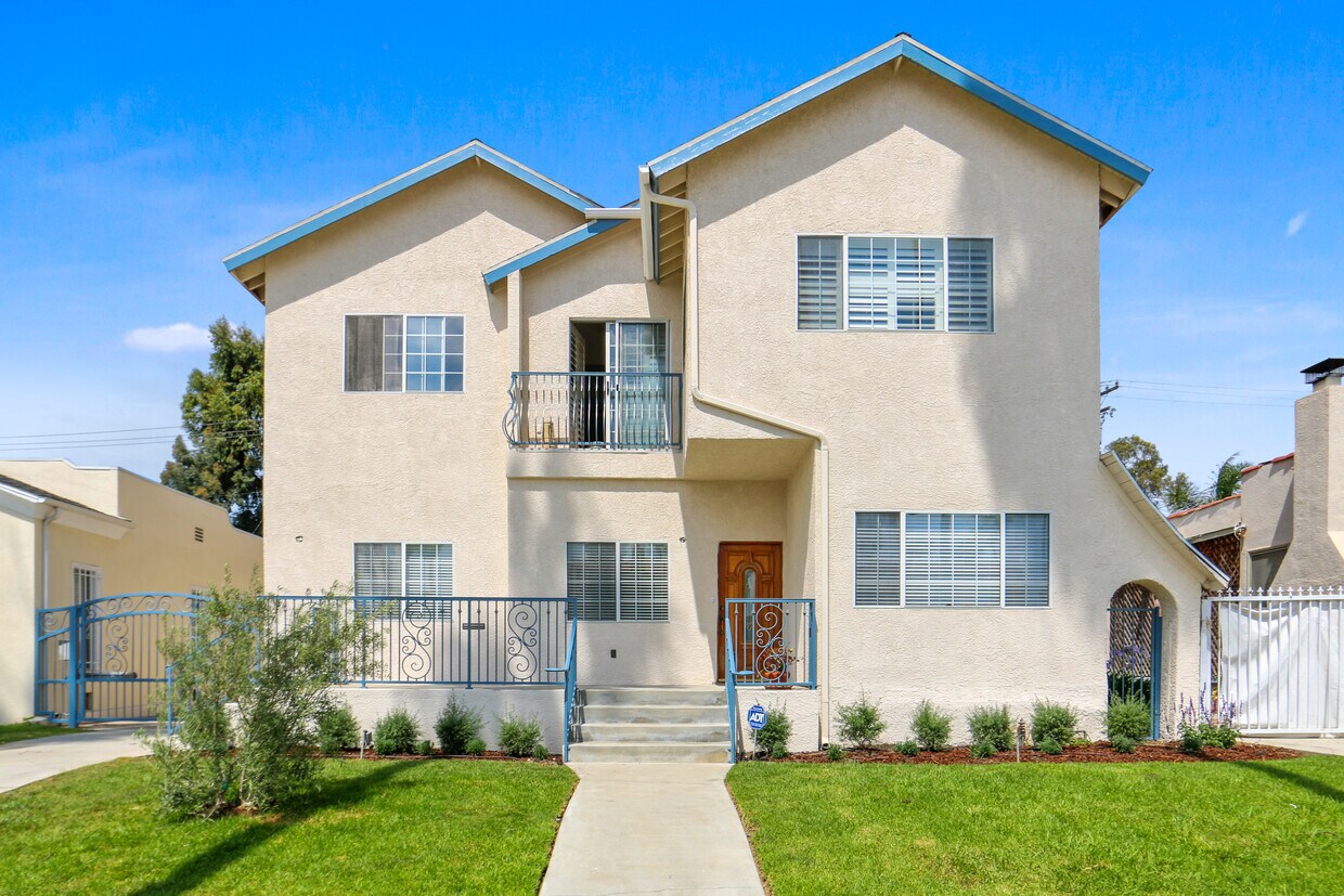 Primary Photo - 5323 Keniston Ave