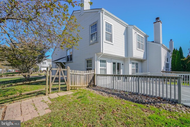 Building Photo - 37 E Park Rd